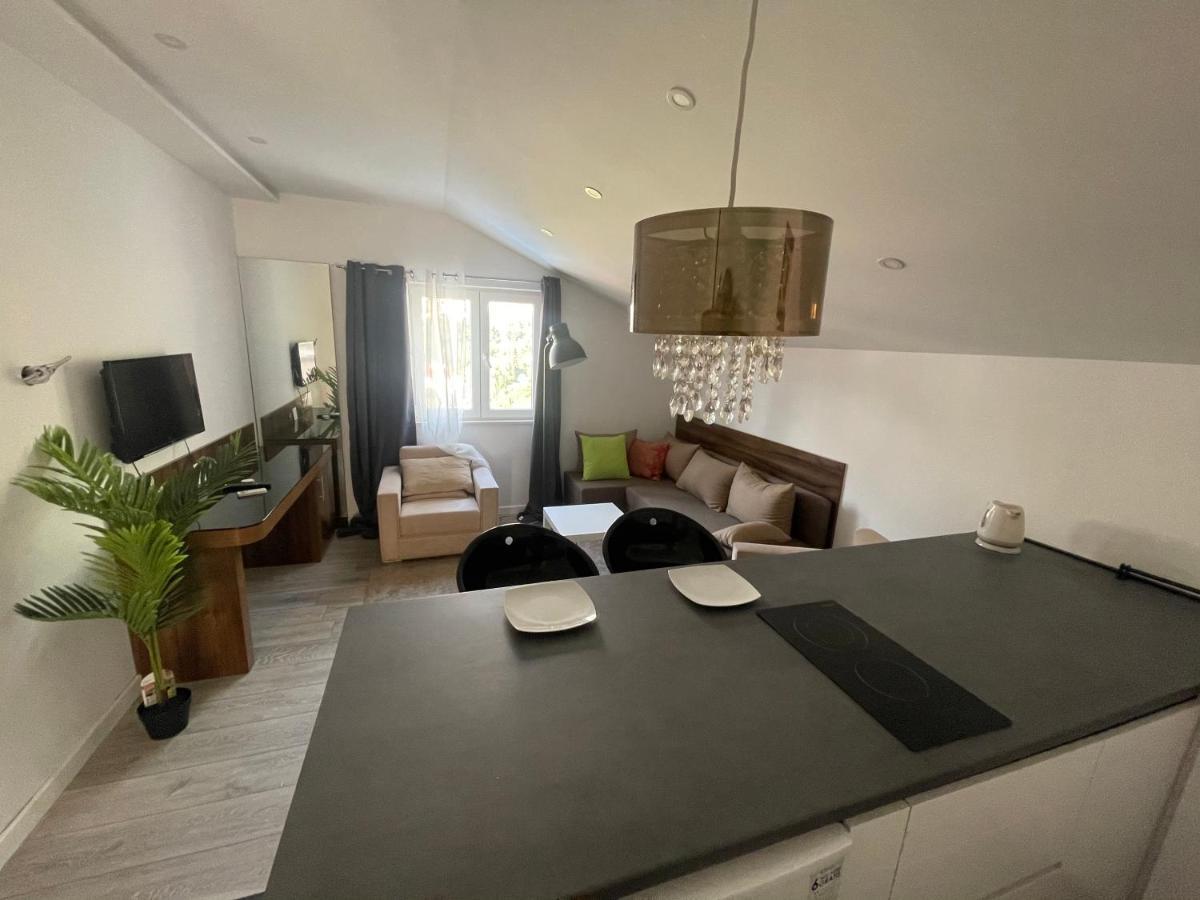 M House Bed & Breakfast ดูบรอฟนิก ภายนอก รูปภาพ