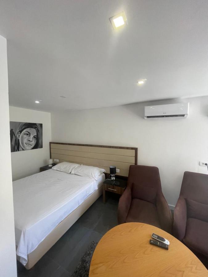 M House Bed & Breakfast ดูบรอฟนิก ภายนอก รูปภาพ