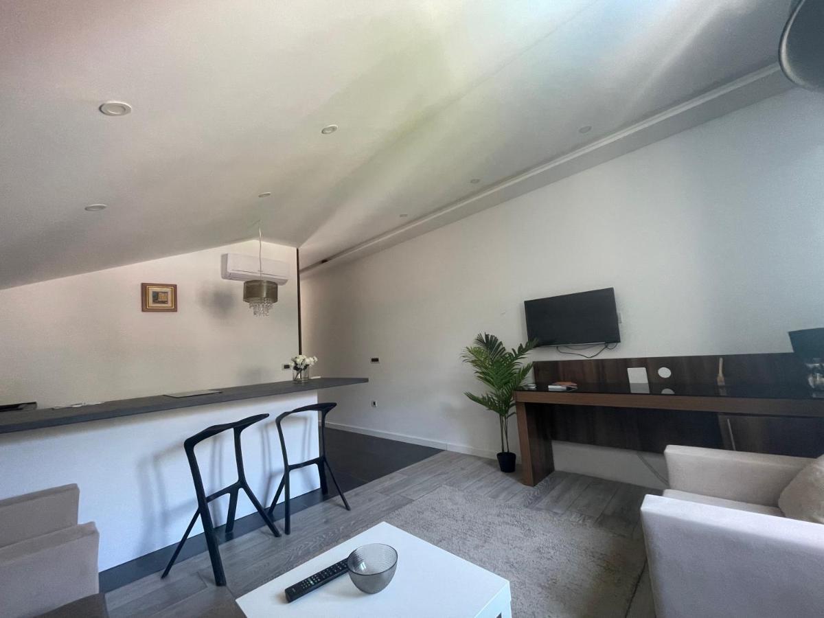 M House Bed & Breakfast ดูบรอฟนิก ภายนอก รูปภาพ